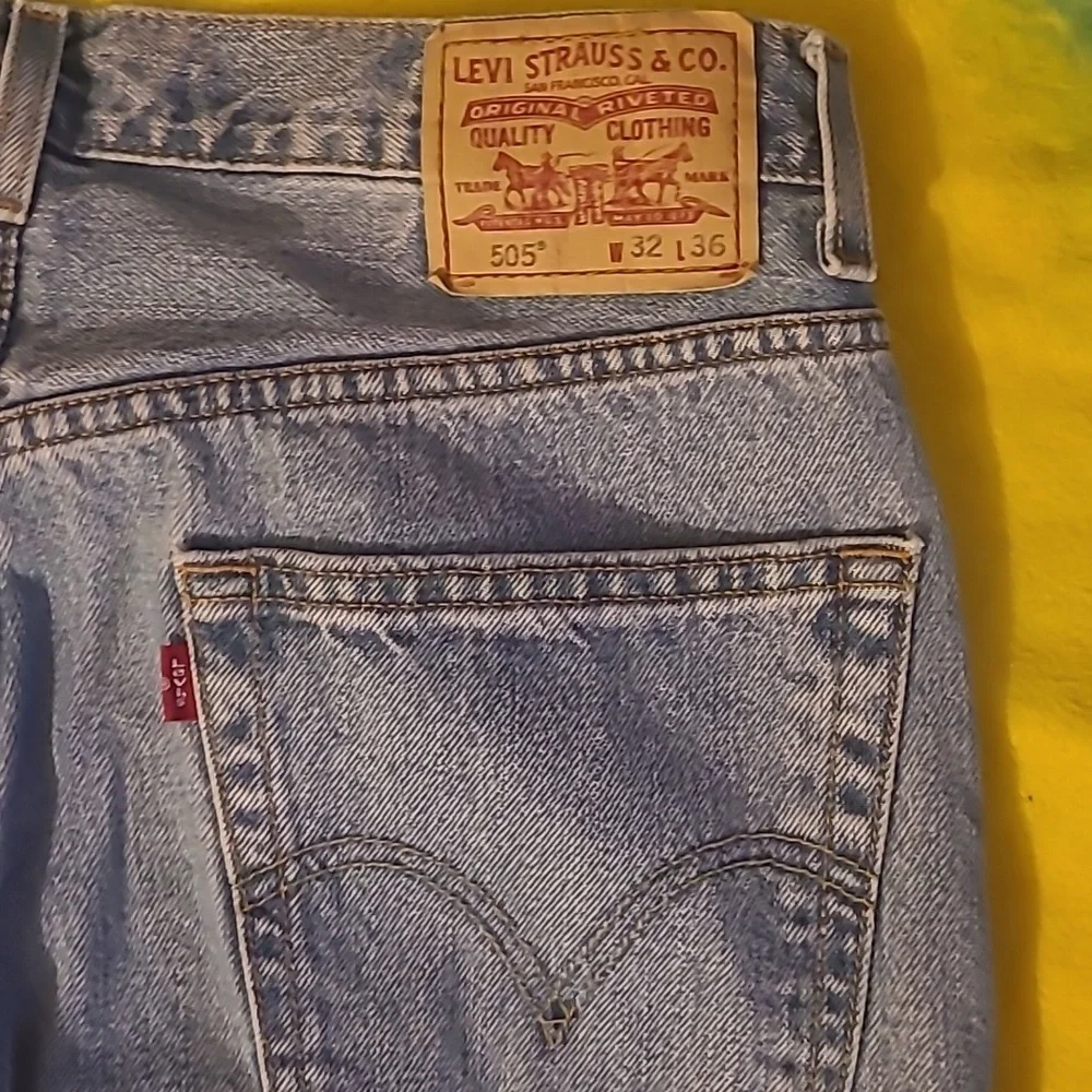 Levi’s 505 Vintage Denim Jeans Straight Leg Faded Blue Wash Distressed 31 x  35